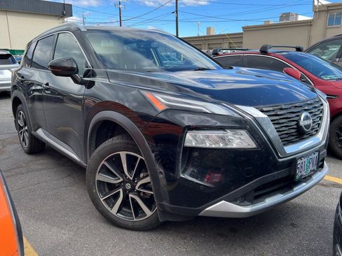 Used 2022 Nissan Rogue Platinum w/ Head-Up Display Package image 2