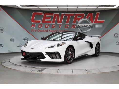 Used 2023 Chevrolet Corvette Stingray Preferred Conv w/ 2LT image 2