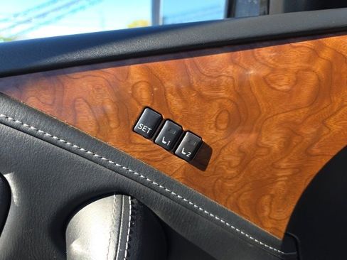 Used 2018 INFINITI QX80 4WD w/ Driver Assistance Package image 15