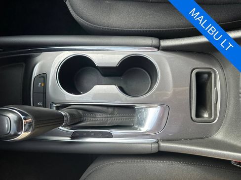 Used 2018 Chevrolet Malibu LT w/ Driver Confidence Package FWD image 18