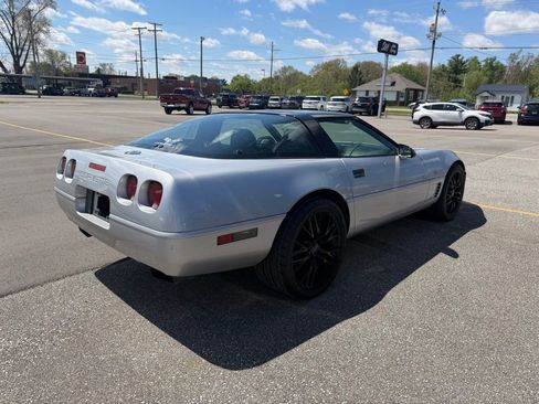 Used 1996 Chevrolet Corvette Coupe RWD image 5