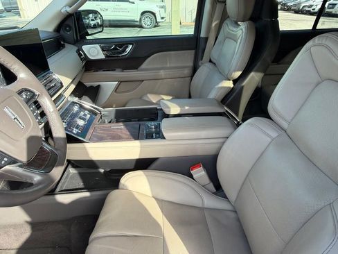Used 2024 Lincoln Navigator Reserve AWD/4WD image 11