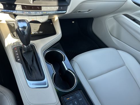 Used 2025 Cadillac CT4 Luxury image 19