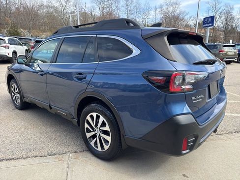 Used 2022 Subaru Outback Premium image 4