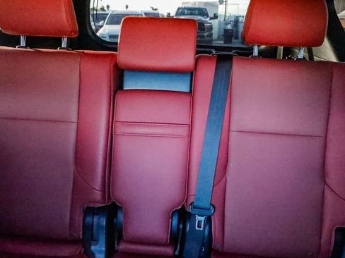 Used 2023 Lexus GX 460 Premium w/ Premium Package image 24