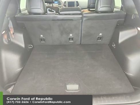 Used 2022 Jeep Cherokee Trailhawk w/ Trailer Tow Group AWD/4WD image 20