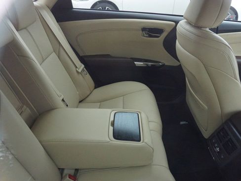 Used 2018 Toyota Avalon Limited image 8