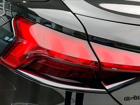 Used 2024 Audi e-tron GT Prestige AWD/4WD image 27