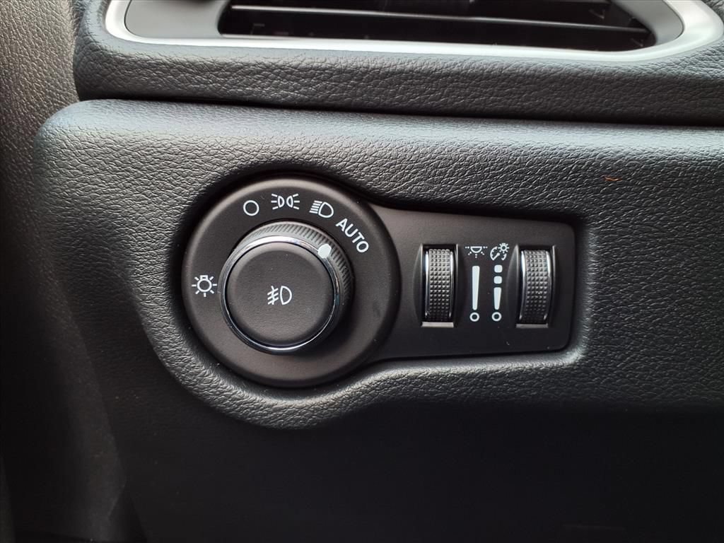 New 2026 Chrysler Pacifica Select w/ S Appearance Package FWD image 26