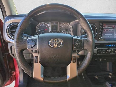 Used 2022 Toyota Tacoma SR5 RWD image 11
