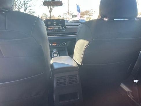 Used 2024 Mitsubishi Outlander SE image 15