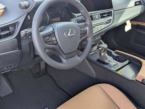 New 2025 Lexus ES 350 w/ Premium Package image 3