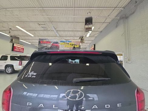 Used 2022 Hyundai Palisade Calligraphy image 6