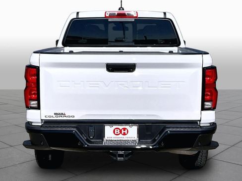 Used 2024 Chevrolet Colorado Z71 w/ Z71 Convenience Package 2 AWD/4WD image 5