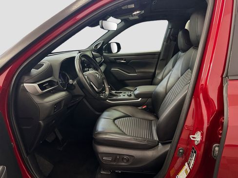 Used 2022 Toyota Highlander XSE image 13