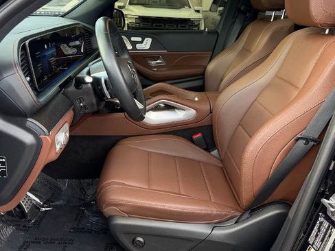 Used 2025 Mercedes-Benz GLS 450 4MATIC image 17