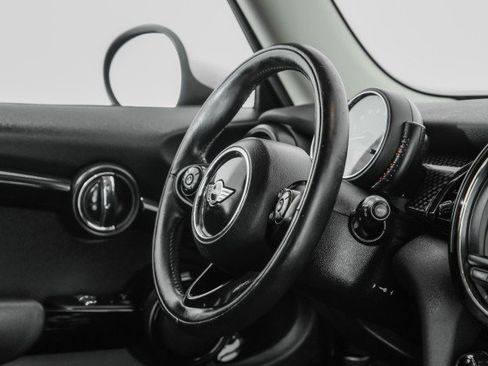 Used 2017 MINI Cooper S image 11