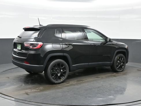 New 2026 Jeep Compass Latitude image 6