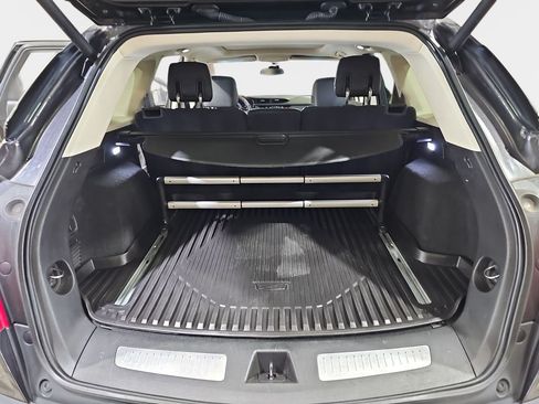 Used 2017 Cadillac XT5 Luxury w/ Driver Awareness Package AWD/4WD image 14