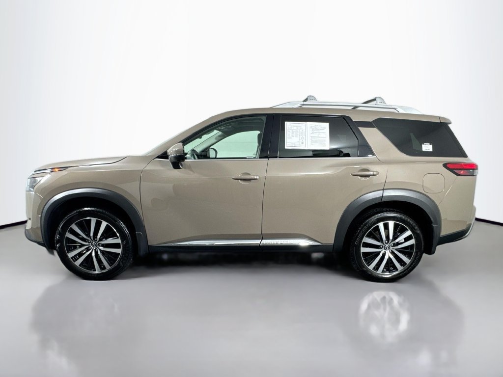 Used 2025 Nissan Pathfinder Platinum w/ Cargo Package AWD/4WD image 8