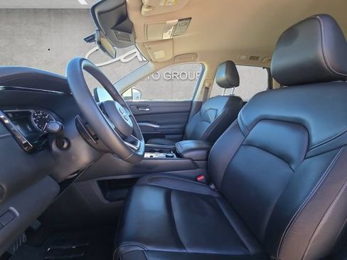 Used 2024 Nissan Pathfinder SL AWD/4WD image 19