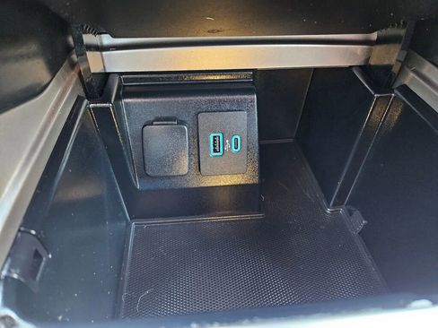 Used 2020 Ford Explorer XLT w/ Class III Trailer Tow Package image 6