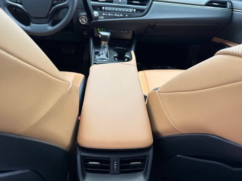 Used 2025 Lexus ES 300h F Sport FWD image 34