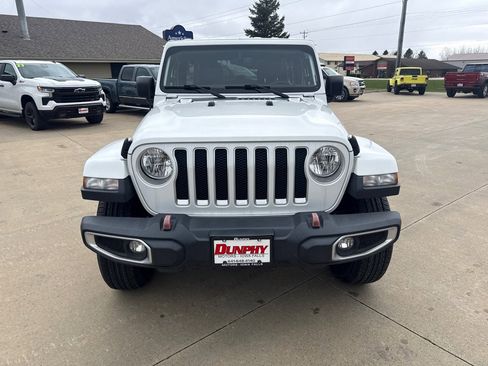 Used 2019 Jeep Wrangler Unlimited Sahara w/ Dual Top Group AWD/4WD image 8