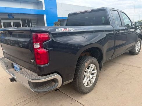 Used 2023 Chevrolet Silverado 1500 LT AWD/4WD image 3