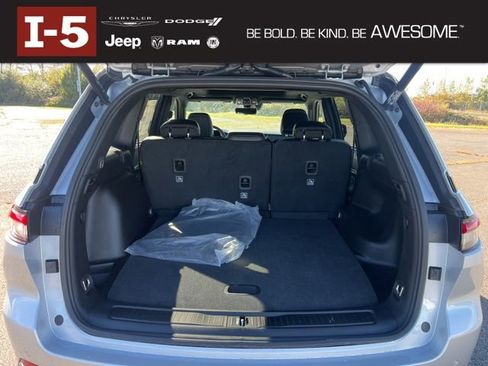 New 2025 Jeep Grand Cherokee Limited w/ Luxury Tech Group II image 7