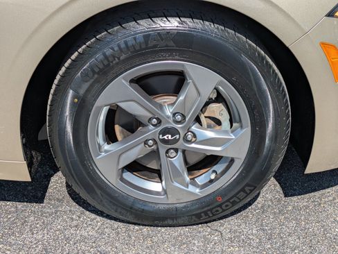 Certified 2022 Kia K5 LXS FWD image 9
