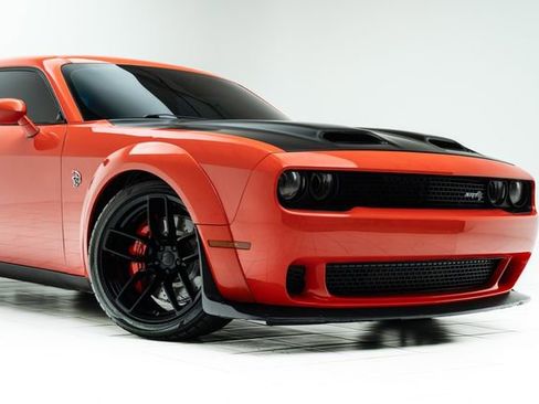 Used 2019 Dodge Challenger SRT Hellcat image 4