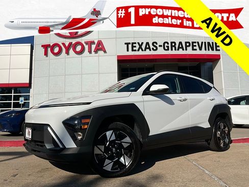 Used 2025 Hyundai Kona SEL image 1