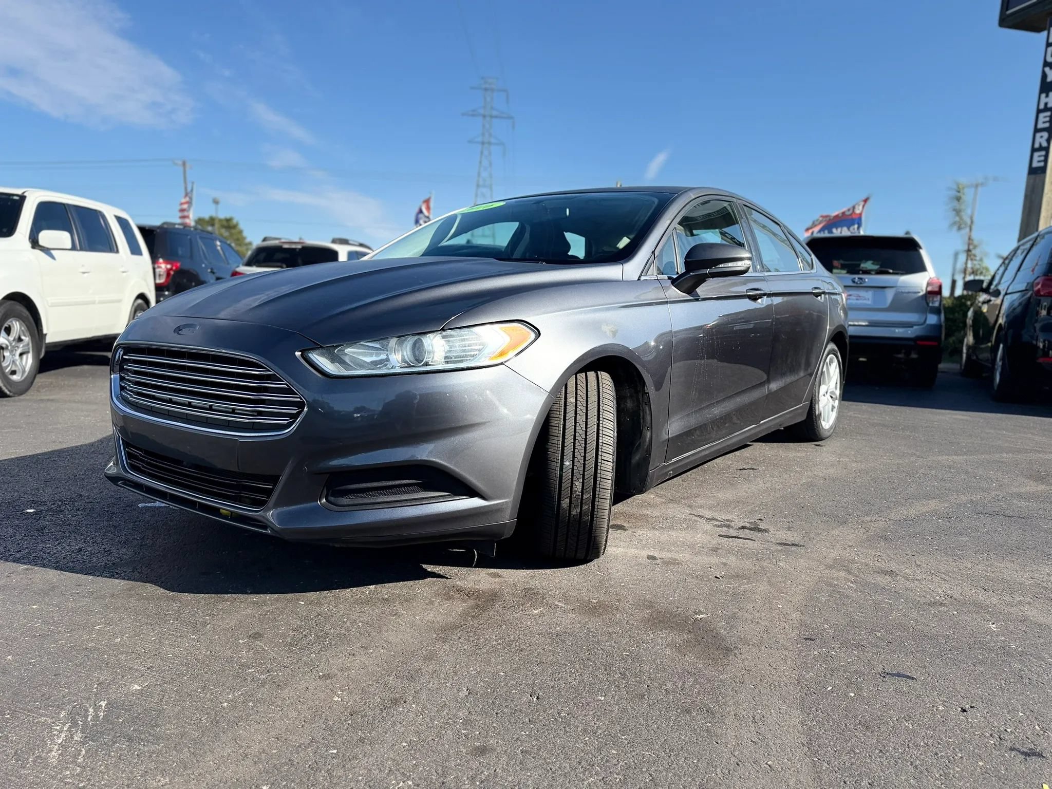 Used 2016 Ford Fusion SE FWD image 7