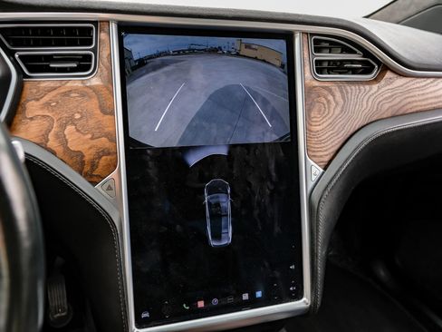 Used 2017 Tesla Model X 90D image 26