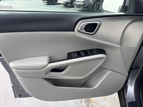 New 2025 Kia Soul LX FWD image 10