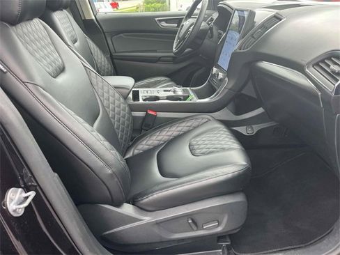 Used 2024 Ford Edge Titanium image 25