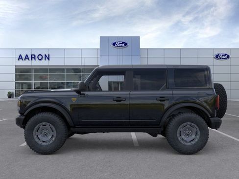New 2025 Ford Bronco Badlands w/ Sasquatch Package AWD/4WD image 3