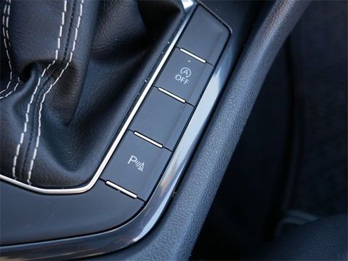 Certified 2024 Volkswagen Tiguan SE R-Line image 35