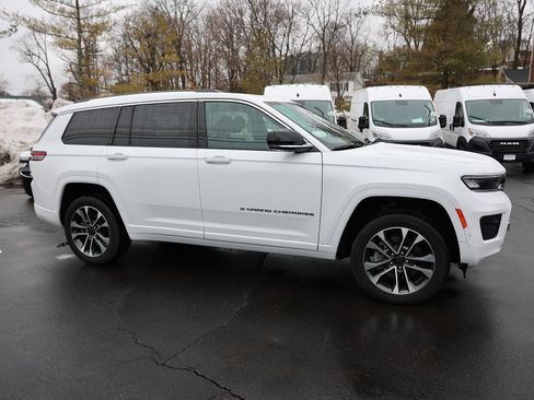 Used 2023 Jeep Grand Cherokee L Overland image 8