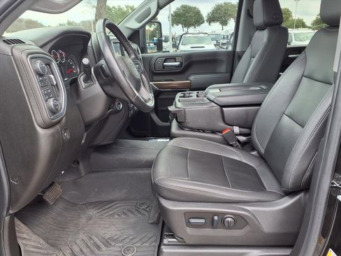 Used 2022 Chevrolet Silverado 2500 LT w/ Midnight Edition image 8