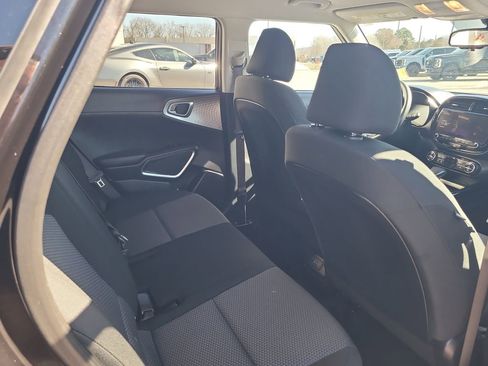 Used 2025 Kia Soul S image 30