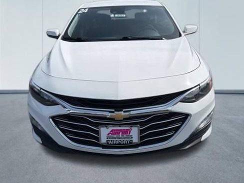 Used 2024 Chevrolet Malibu LT FWD image 2