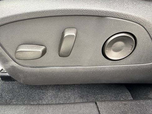 New 2026 Chevrolet Equinox EV LT image 28