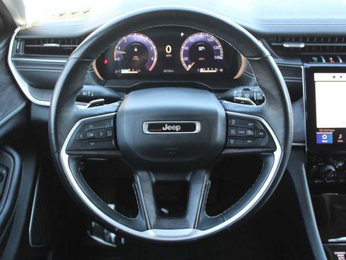 Used 2022 Jeep Grand Cherokee L Limited AWD/4WD image 14