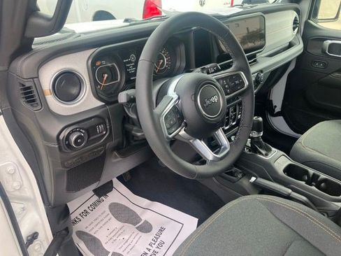Certified 2025 Jeep Wrangler Unlimited Sahara AWD/4WD image 12