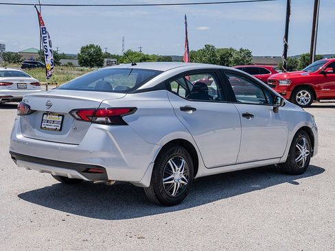 Used 2025 Nissan Versa S w/ Trunk Package FWD image 5