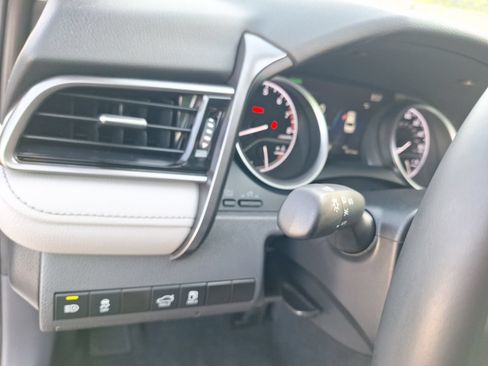 Used 2024 Toyota Camry XLE FWD image 17