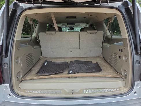 Used 2016 Chevrolet Suburban LTZ RWD image 28