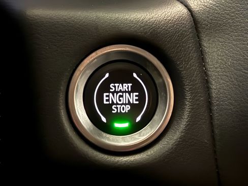 Used 2023 Chevrolet Suburban Premier AWD/4WD image 21